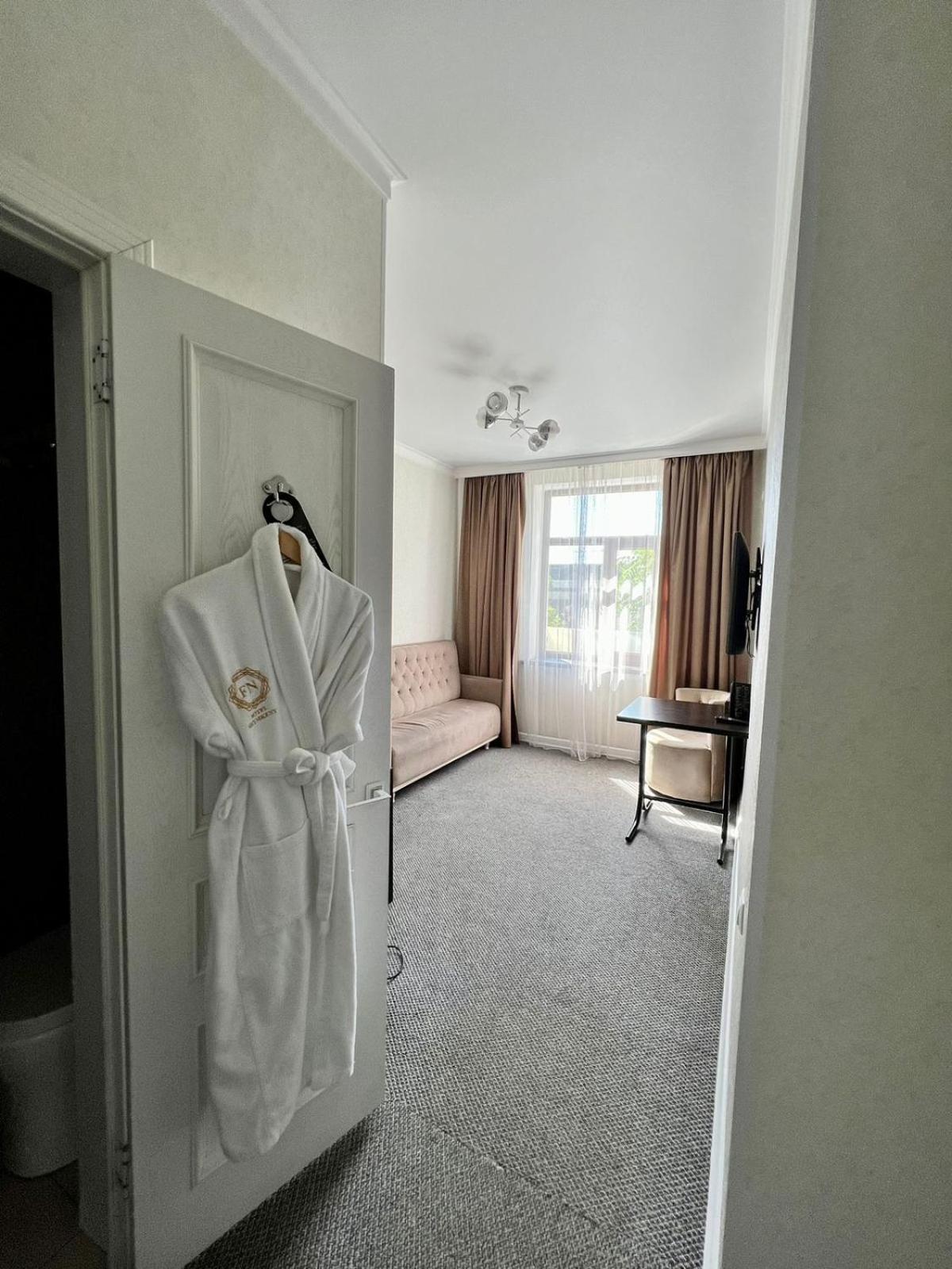 Hotel Fn シムケント エクステリア 写真